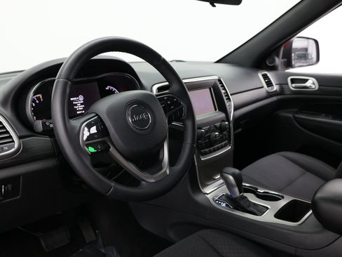 Used 2019 Jeep Grand Cherokee Laredo RWD image 14