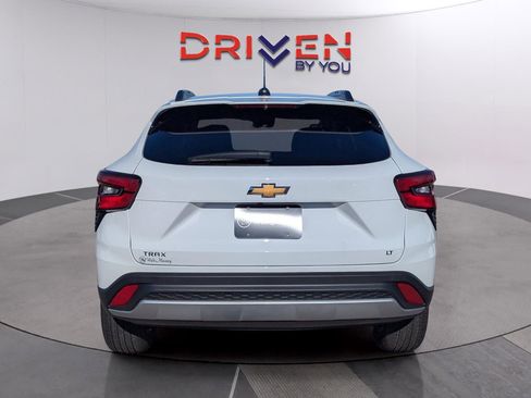 New 2026 Chevrolet Trax LT image 4