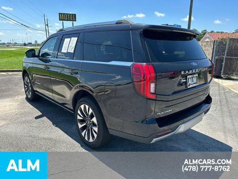 Used 2025 Ford Expedition Platinum w/ Driver's Package AWD/4WD image 8