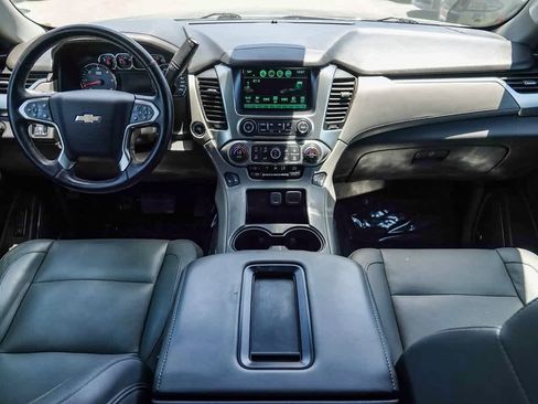 Used 2019 Chevrolet Suburban LT w/ LT Signature Package image 11