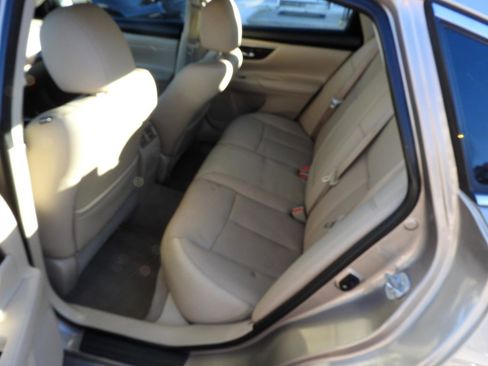 Used 2014 Nissan Altima 2.5 SL w/ Technology Package FWD image 8