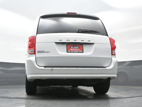 Used 2019 Dodge Grand Caravan SE w/ UConnect Hands-Free Group image 26