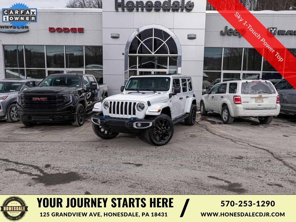 Used 2023 Jeep Wrangler Unlimited Sahara w/ Cold Weather Group AWD/4WD image 1