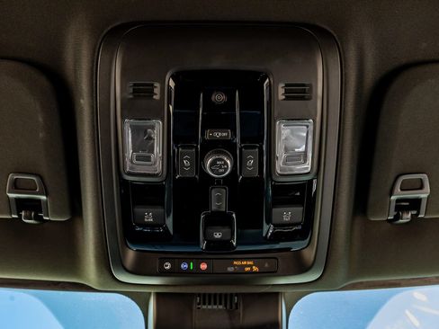 Used 2026 GMC Yukon Denali w/ Sun & Power Step Package AWD/4WD image 21