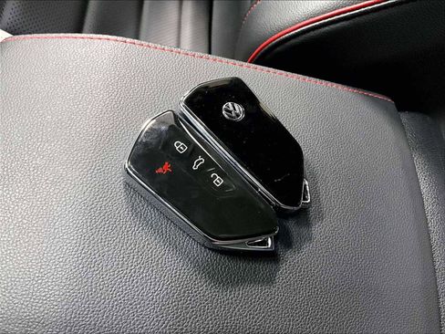 Used 2024 Volkswagen GTI Autobahn image 31