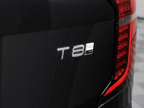 Certified 2025 Volvo XC90 T8 Plus AWD/4WD image 20