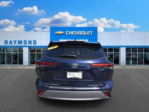Used 2021 Toyota Highlander Platinum AWD/4WD image 4