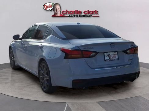 Used 2023 Nissan Altima 2.0 SR FWD image 3