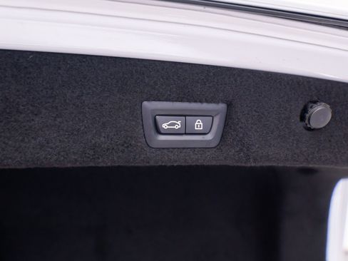 Used 2020 BMW 750i xDrive image 34