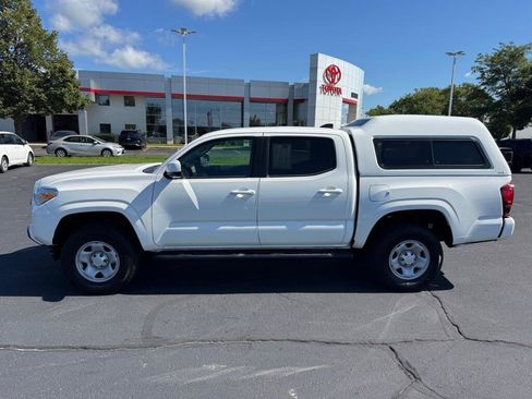 Certified 2022 Toyota Tacoma SR w/ SR Convenience Package RWD image 2