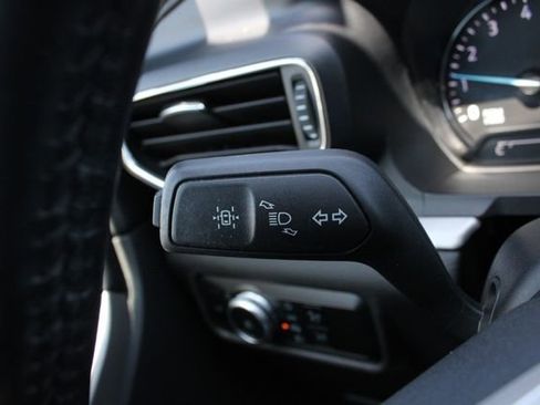 Used 2023 Ford Explorer XLT w/ Equipment Group 202A image 11