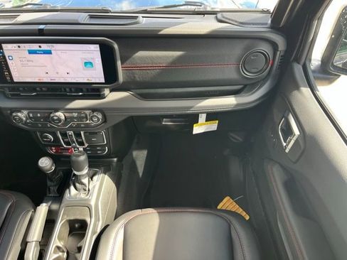 New 2025 Jeep Gladiator Rubicon AWD/4WD image 9