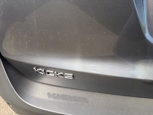 Used 2025 Nissan Kicks SV AWD/4WD image 9
