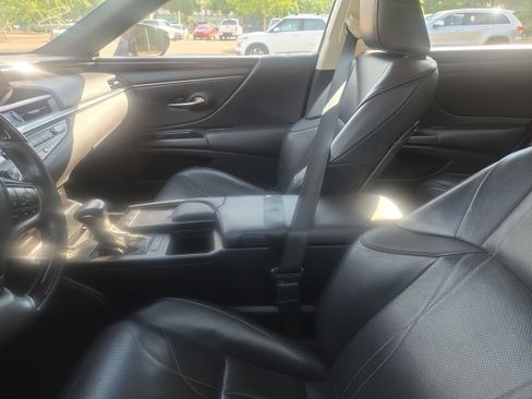 Used 2020 Lexus ES 350 w/ Accessory Package 2 FWD image 9