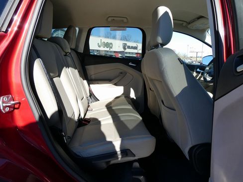 Used 2019 Ford Escape SE image 15
