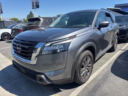 Certified 2025 Nissan Pathfinder SV image 1
