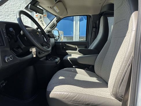 Certified 2025 Chevrolet Express 3500 LT w/ LT Preferred Equipment Group RWD image 25