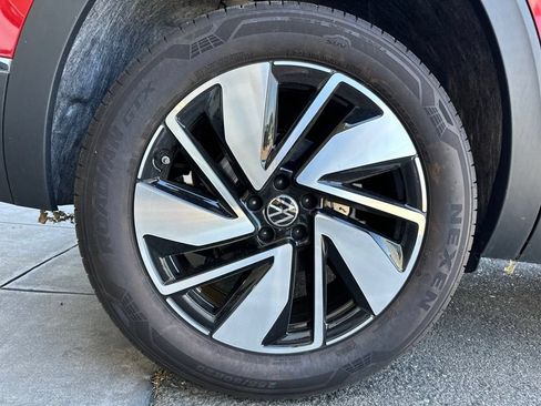 Used 2025 Volkswagen Atlas SEL AWD/4WD image 7