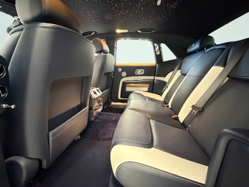 Used 2019 Rolls-Royce Ghost RWD image 59
