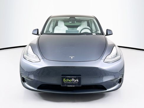 Used 2022 Tesla Model Y Long Range AWD/4WD image 2