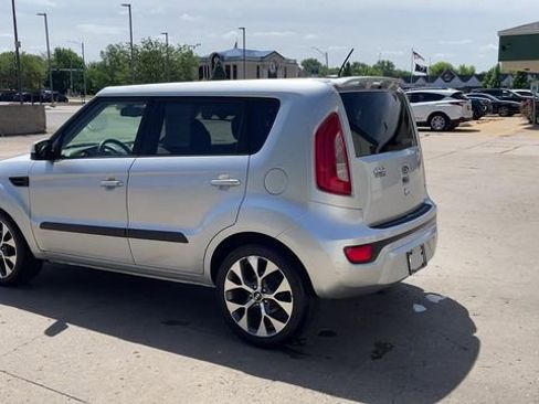 Used 2012 Kia Soul ! FWD image 6
