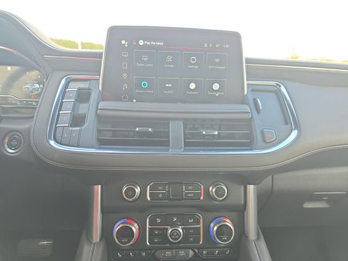 Used 2023 GMC Yukon SLT AWD/4WD image 18