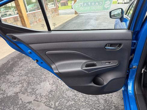 Used 2023 Nissan Versa SV image 14