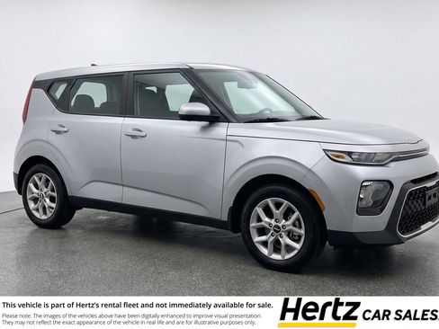 Used 2025 Kia Soul LX w/ LX Technology Package FWD image 1