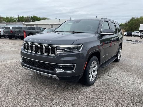 Used 2022 Jeep Wagoneer Series II AWD/4WD image 3
