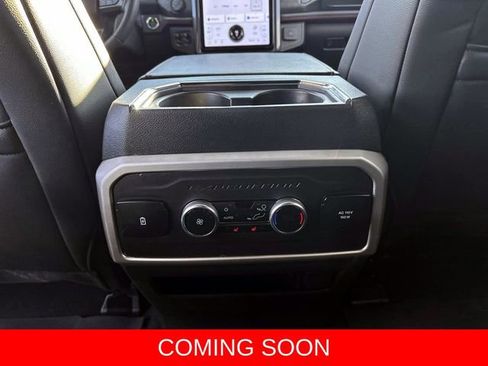 Used 2024 Ford Expedition Limited image 10