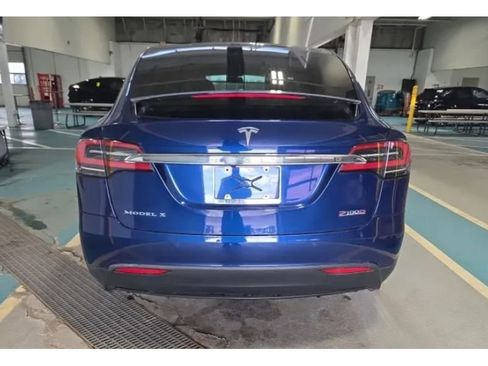 Used 2018 Tesla Model X P100D image 5