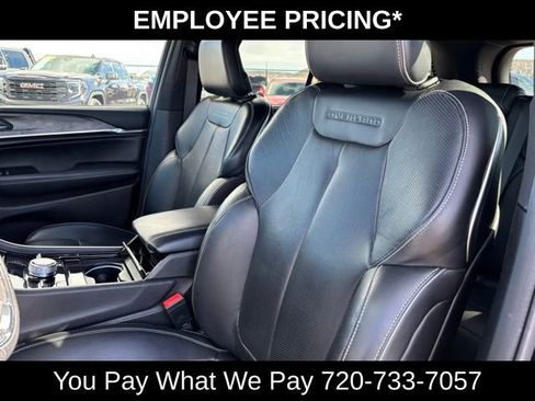 Used 2022 Jeep Grand Cherokee Overland w/ Luxury Tech Group IV AWD/4WD image 13