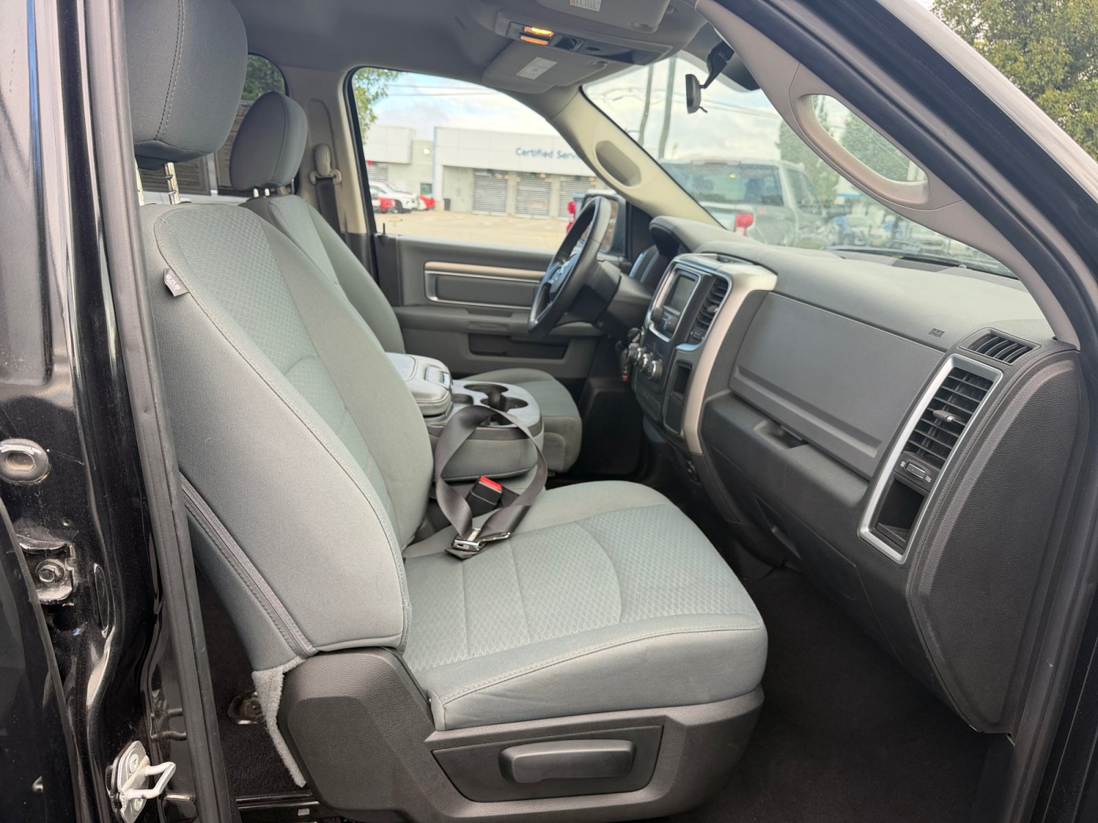 Used 2018 RAM 1500 Classic SLT AWD/4WD image 19