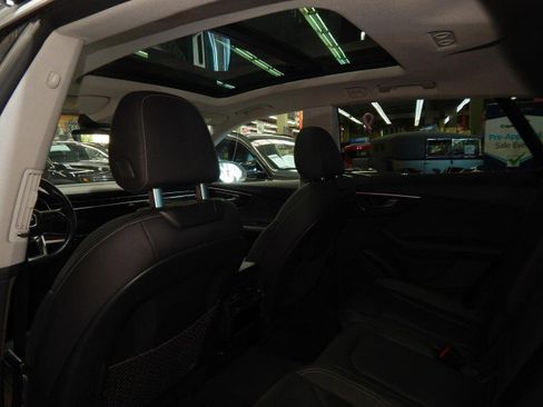 Used 2023 Audi Q8 Premium Plus image 35