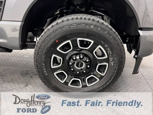 New 2025 Ford F350 Platinum w/ FX4 Off-Road Package image 19