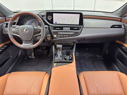 Used 2025 Lexus ES 350 Ultra Luxury w/ Accessory Package (Z1) FWD image 13