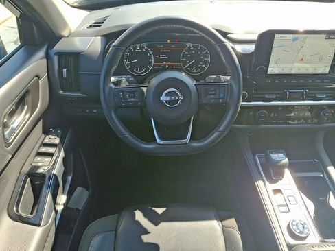 Used 2023 Nissan Pathfinder SL w/ Lighting Package (N92) AWD/4WD image 12