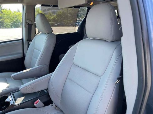 Used 2016 Toyota Sienna Limited Premium AWD/4WD image 60