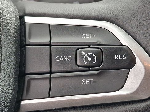 Used 2023 Jeep Compass Latitude AWD/4WD image 22