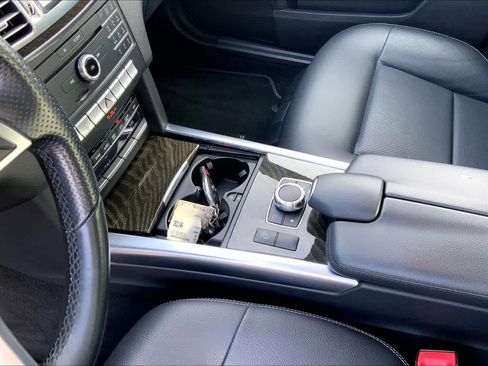 Used 2016 Mercedes-Benz E 350 4MATIC Sedan image 16