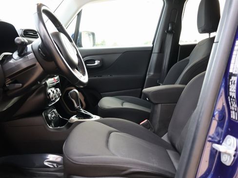 Used 2016 Jeep Renegade Latitude image 23