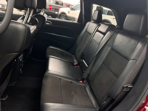 Used 2019 Jeep Grand Cherokee Altitude RWD image 18