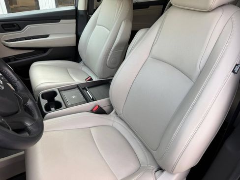 Used 2025 Honda Odyssey EX-L image 17