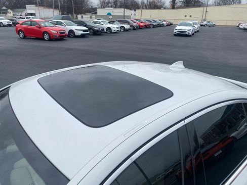 Used 2023 BMW 530i w/ Convenience Package image 10