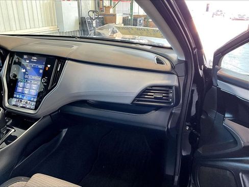 Used 2025 Subaru Outback Premium image 13