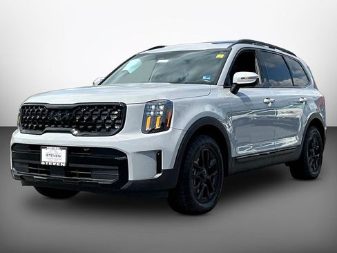 Used 2025 Kia Telluride AWD image 3