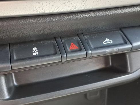 Used 2022 Chevrolet Colorado LT RWD image 30