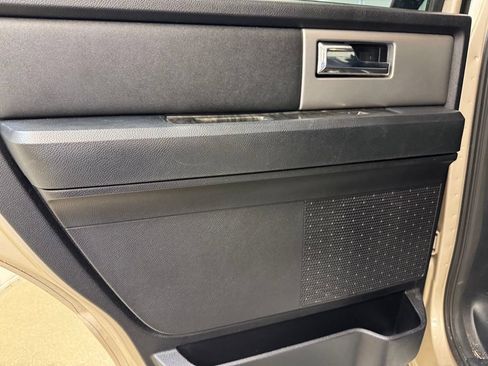 Used 2017 Ford Expedition Limited w/ Equipment Group 301A AWD/4WD image 17