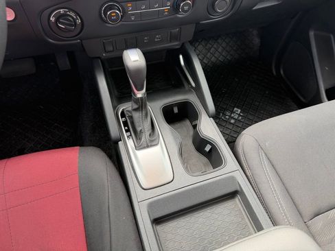 Used 2022 Nissan Frontier SV image 17