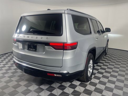 Used 2024 Jeep Wagoneer 4WD w/ HD Trailer Tow Package image 9